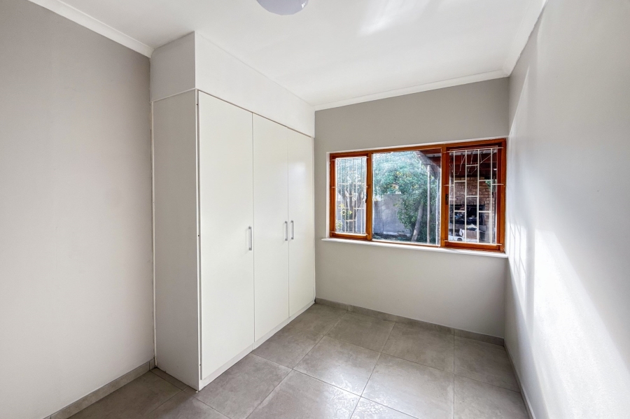 5 Bedroom Property for Sale in Monte Vista Western Cape
